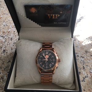 Versatilis coutour watch